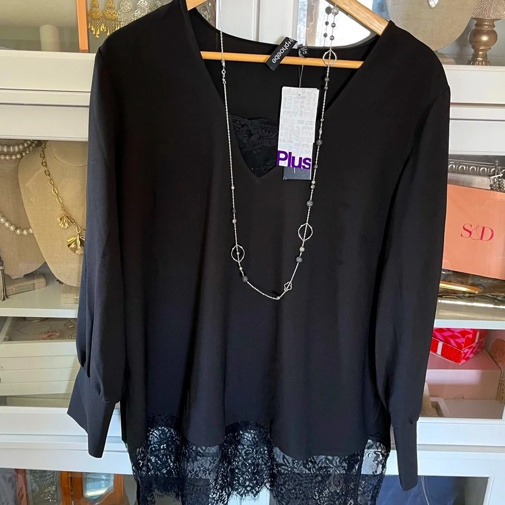 🆕 Zoe & Phoebe Black Long-sleeved blouse w/ lace detailing at top & bottom, NWT - Picture 12 of 12